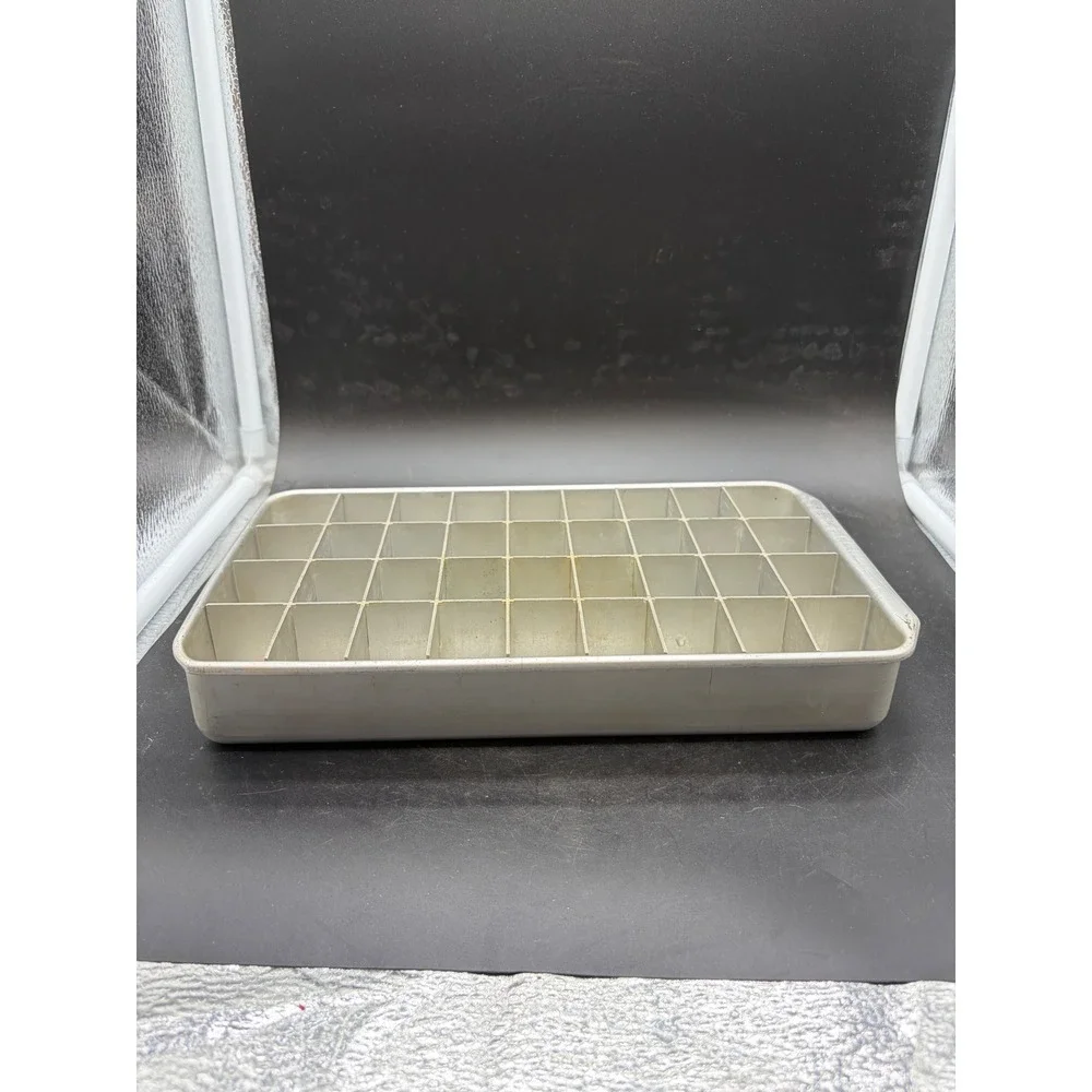 Unbranded vintage aluminum